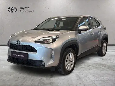 Usata Toyota Yaris Cross Active 116 CV (85 kW) 2022 Grigio SUV