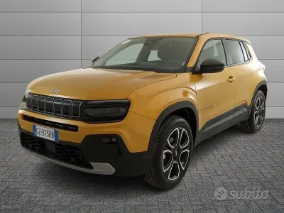 Begagnad Jeep Avenger Summit 101 HK (74 kW) 2025 Gul SUV