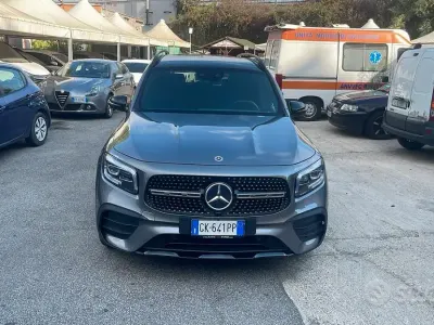 Usata Mercedes GLB200 Premium 150 CV (110 kW) 2022 Grigio SUV