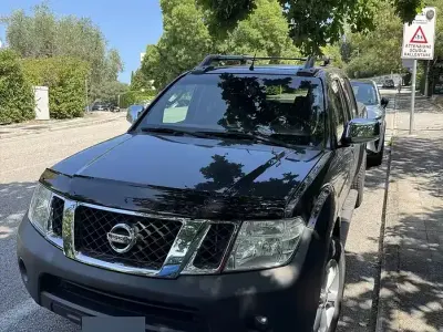 Usata Nissan Navara 190 CV (139 kW) 2012 Nero Pick-up