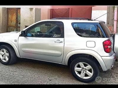 Usata Toyota RAV4 128 CV (94 kW) 2004 SUV