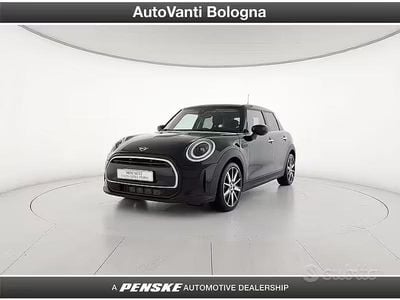 Begagnad Mini ONE Essential 75 HK (55 kW) 2022 Svart Halvkombi