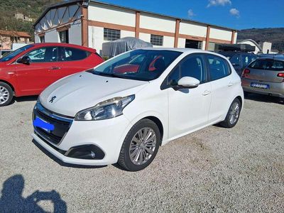 Usata Peugeot 208 Allure 82 CV (60 kW) 2018 Bianco Utilitaria