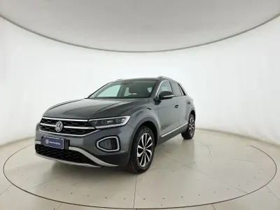 Usata VW T-Roc Style 110 CV (80 kW) 2023 Grigio SUV