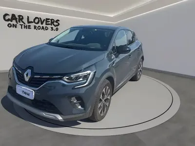 Usata Renault Captur Intens 101 CV (74 kW) 2023 Rpe blu marine SUV