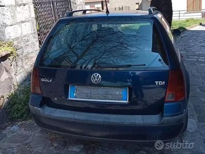 Begagnad VW Golf IV 2003 Blå Kombi