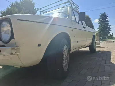 Begagnad VW Caddy 75 HK (55 kW) 1985 Vit Minibuss