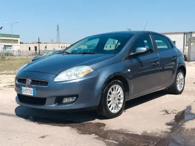 Usata Fiat Bravo Dynamic 89 CV (65 kW) 2007 Blu Utilitaria