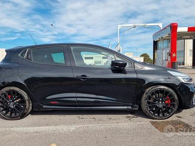 Usata Renault Clio IV Trophy 220 CV (161 kW) 2018 Nero Utilitaria