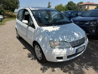 Usata Fiat Idea Active 95 CV (69 kW) 2007 Bianco Monovolume
