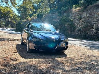 Usata Alfa Romeo 147 116 CV (85 kW) 2005 Blu Utilitaria