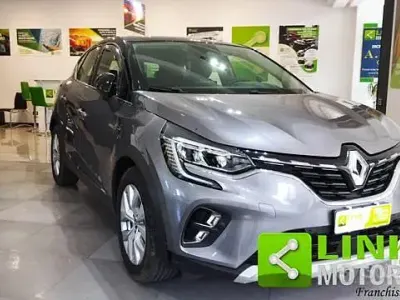 Usata Renault Captur Intens 92 CV (67 kW) 2021 Grigio SUV