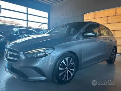 Usata Mercedes B180 Business 116 CV (85 kW) 2021 Grigio montagna Utilitaria
