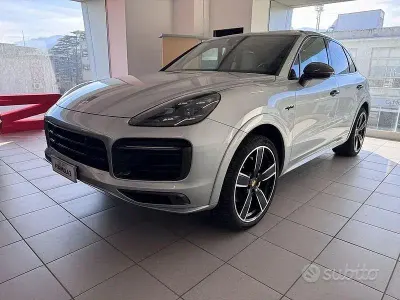 Usata Porsche Cayenne 462 CV (339 kW) 2021 Grigio SUV