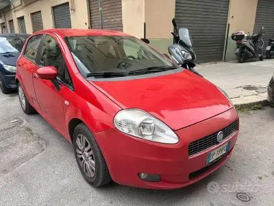 Usata Fiat Grande Punto Dynamic 75 CV (55 kW) 2008 Rosso Utilitaria