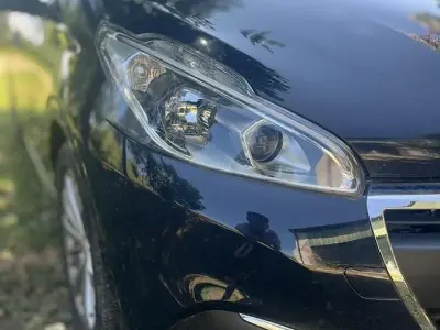 Usata Peugeot 208 102 CV (75 kW) 2019 Utilitaria