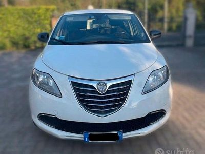 Usata Lancia Ypsilon 69 CV (50 kW) 2011 Bianco Utilitaria