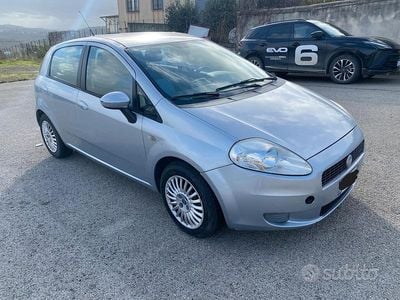 Usata Fiat Grande Punto 90 CV (66 kW) 2006 Grigio Utilitaria