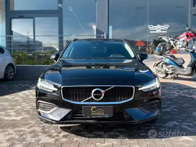 Usata Volvo V60 Business Edition 150 CV (110 kW) 2019 Nero Station wagon