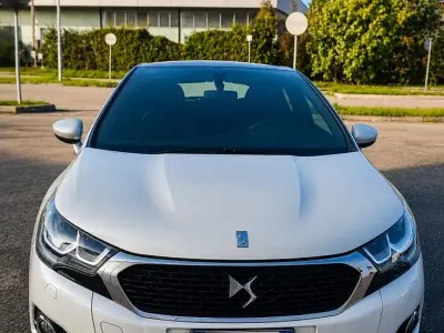 Usata DS Automobiles DS4 So Chic 120 CV (88 kW) 2017 Berlina
