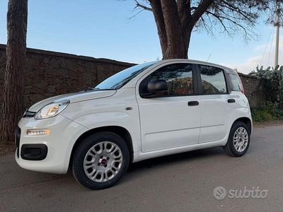 Usata Fiat Panda Lounge 69 CV (50 kW) 2016 Bianco Utilitaria