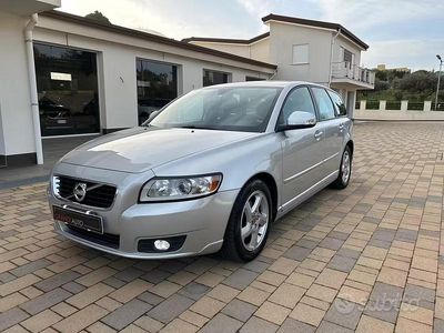 Usata Volvo V50 R-Design 115 CV (84 kW) 2012 Grigio Station wagon
