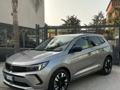 Usata Opel Grandland X Business Elegance 131 CV (96 kW) 2022 Grigio SUV