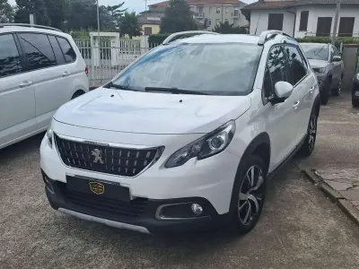 Usata Peugeot 2008 Allure 110 CV (80 kW) 2018 Bianco SUV