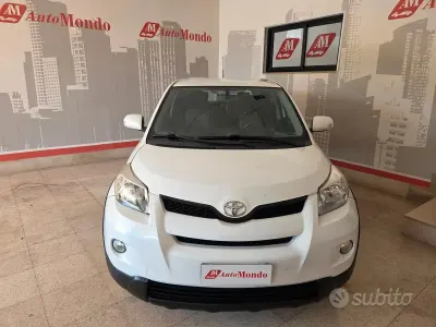 Usata Toyota Urban Cruiser Luxury 90 CV (66 kW) 2011 Bianco Utilitaria