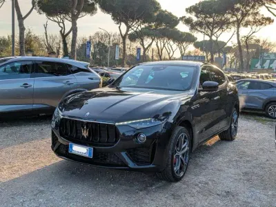 Usata Maserati Levante 349 CV (256 kW) 2020 Nero SUV