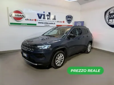 Begagnad Jeep Compass Limited 131 HK (96 kW) 2022 Grå SUV
