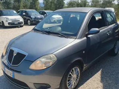 Usata Lancia Ypsilon 60 CV (44 kW) 2007 Argento Utilitaria
