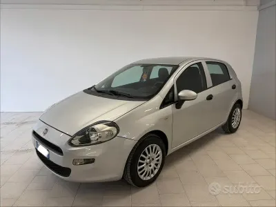 Usata Fiat Punto Street 69 CV (50 kW) 2015 Grigio Utilitaria