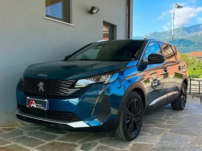 Usata Peugeot 5008 Allure 131 CV (96 kW) 2024 Verde SUV