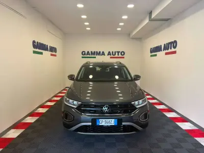 Usata VW T-Roc Life 150 CV (110 kW) 2023 Indium SUV