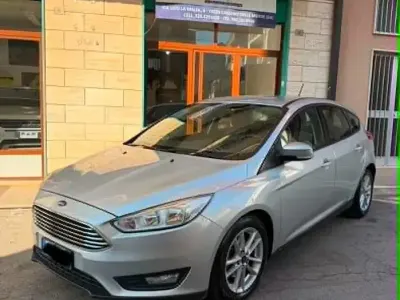 Usata Ford Focus 95 CV (69 kW) 2016 Grigio Berlina