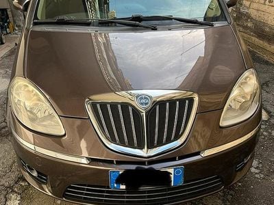 Usata Lancia Musa 90 CV (66 kW) 2008 Marrone Monovolume