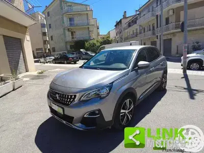 Usata Peugeot 3008 131 CV (96 kW) 2019 Blu SUV