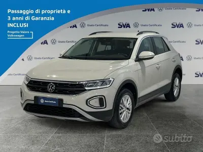 Usata VW T-Roc Life 110 CV (80 kW) 2023 Ascot grey SUV