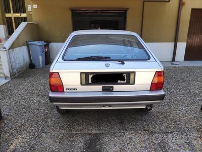 Usado Lancia Delta 75 CV (55 kW) 1990 Utilitario