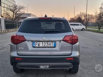 Usata Suzuki Vitara 111 CV (81 kW) 2019 Grigio SUV