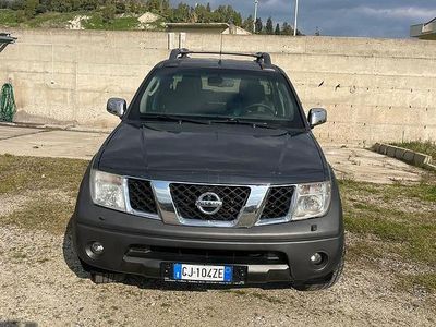 Usata Nissan Navara 174 CV (127 kW) 2006 Grigio Pick-up