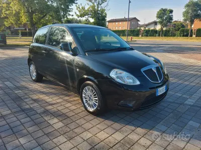 Usata Lancia Ypsilon 60 CV (44 kW) 2010 Nero Utilitaria
