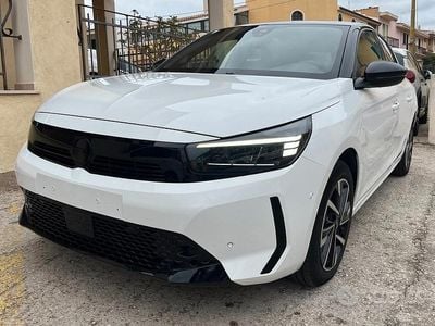 Usata Opel Corsa 101 CV (74 kW) 2024 Bianco Berlina
