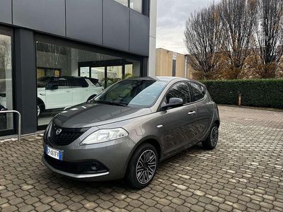 Usata Lancia Ypsilon Silver 69 CV (50 kW) 2023 Grigio Utilitaria