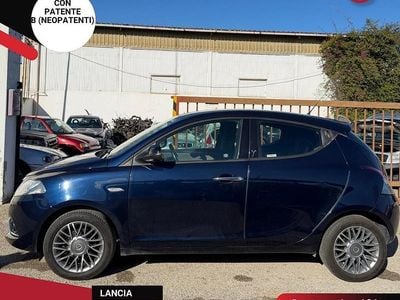 Usata Lancia Ypsilon Gold 95 CV (69 kW) 2017 Blu Utilitaria