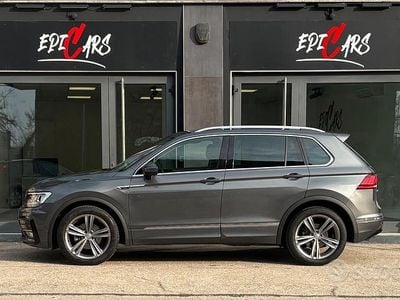 Usata VW Tiguan R-line 131 CV (96 kW) 2020 Gray SUV