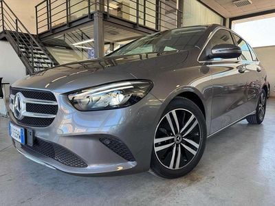 Usata Mercedes B180 116 CV (85 kW) 2022 Grigio Monovolume