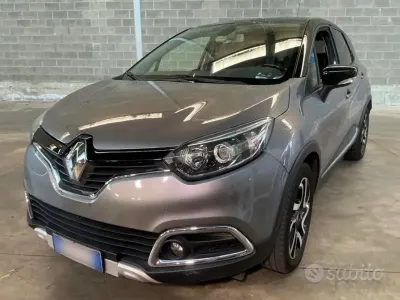 Usata Renault Captur 90 CV (66 kW) 2015 Grigio SUV