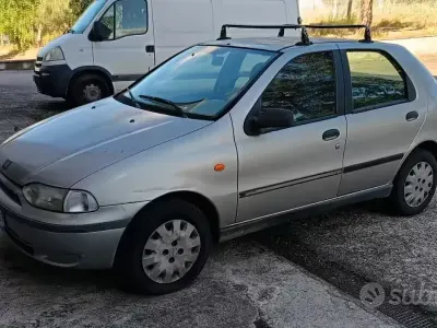 Usado Fiat Palio 60 HP (44 kW) 2001 Cinzento Sedan